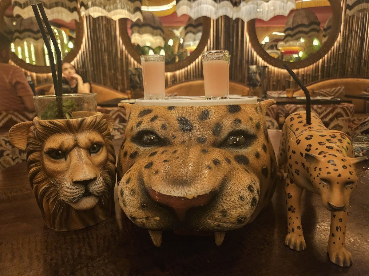 Maison Jaguar, restaurante mexicano con espectáculo — foto 3