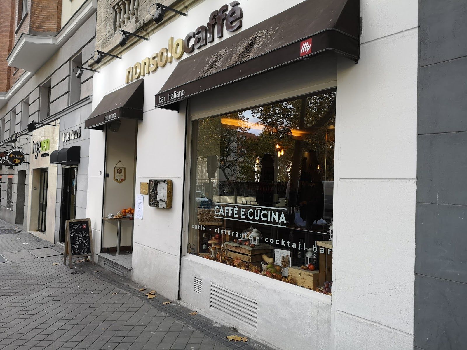 Restaurante italiano Nonsolocaffé — cocina italiana — menú del día