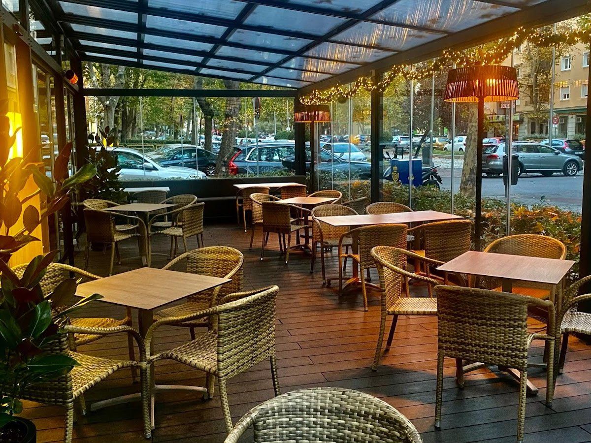 Petit Azca. Bernabéu - Bar Restaurante con Terraza en Madrid — cocina española tradicional — menú del día en Madrid