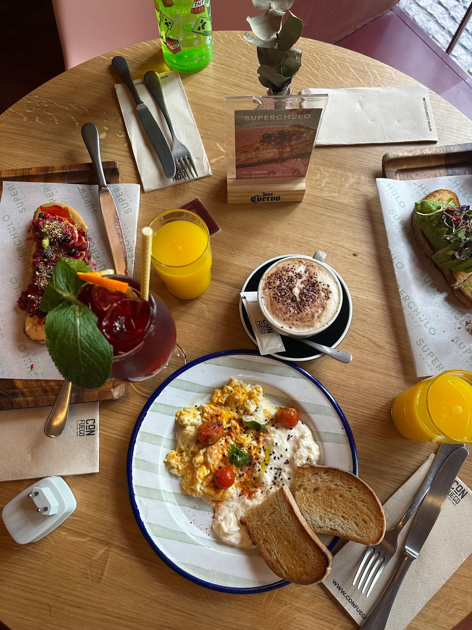 Superchulo Canalejas | Brunch & Comida Sana — foto 3