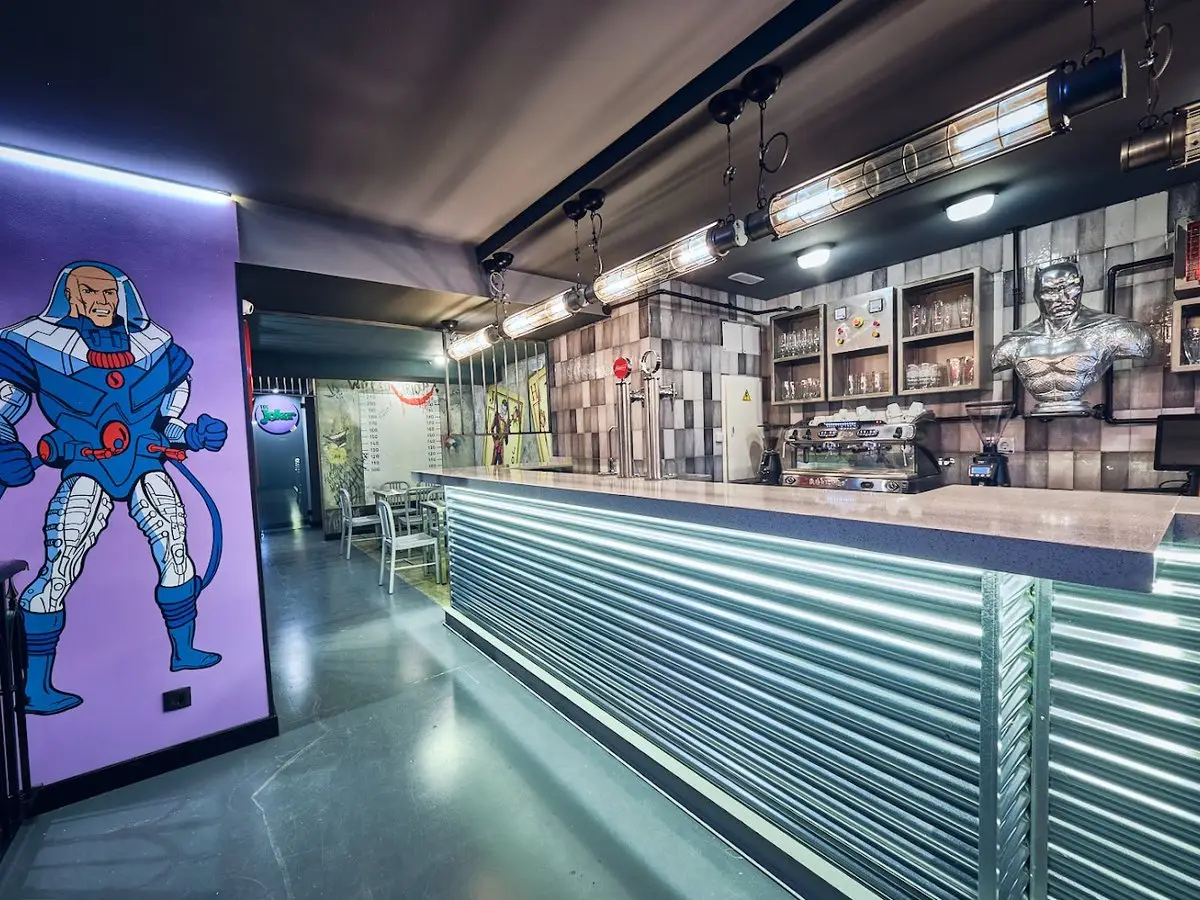 Comic Planet: American food & drink — cocina americana — menú del día en Madrid